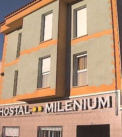 Hostal Milenium Els Monjos Eksteriør bilde