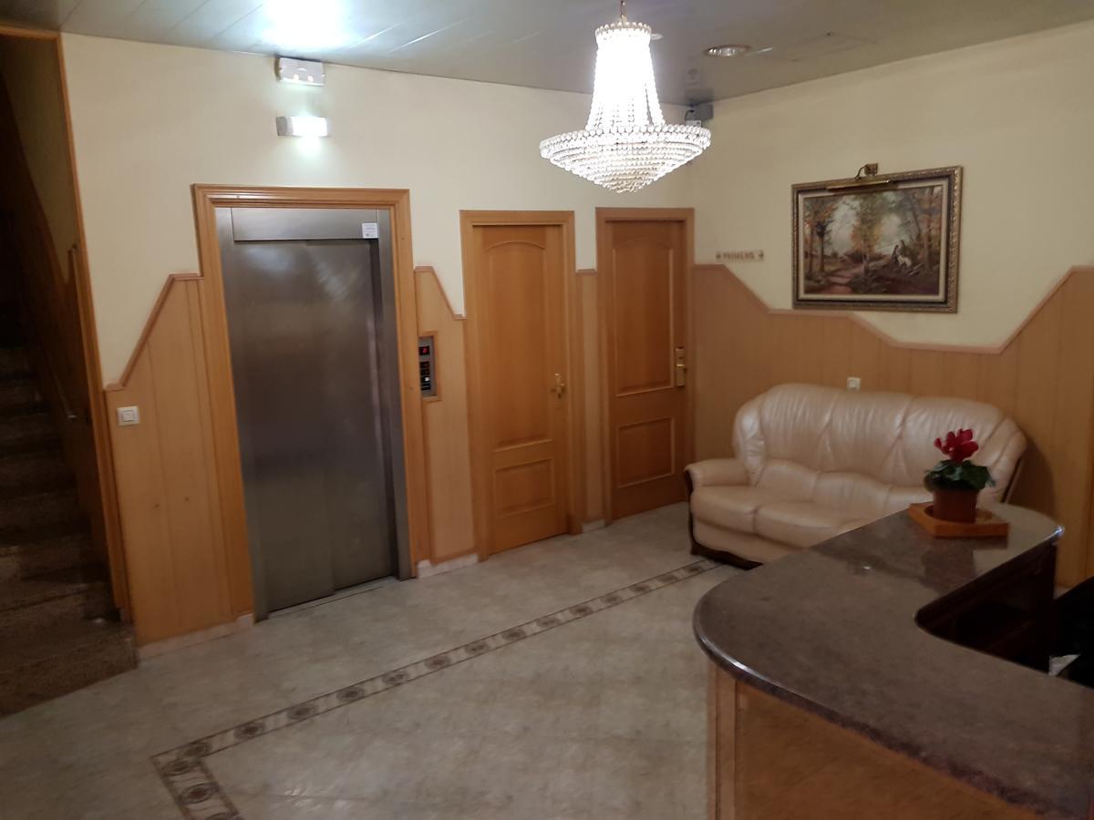 Hostal Milenium Els Monjos Eksteriør bilde
